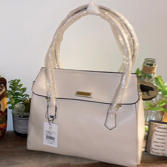 London Fog Handbags - NWT!! London Fog Large Maille Tote Shoulder Bag 100th Anniversary Cream Caviar